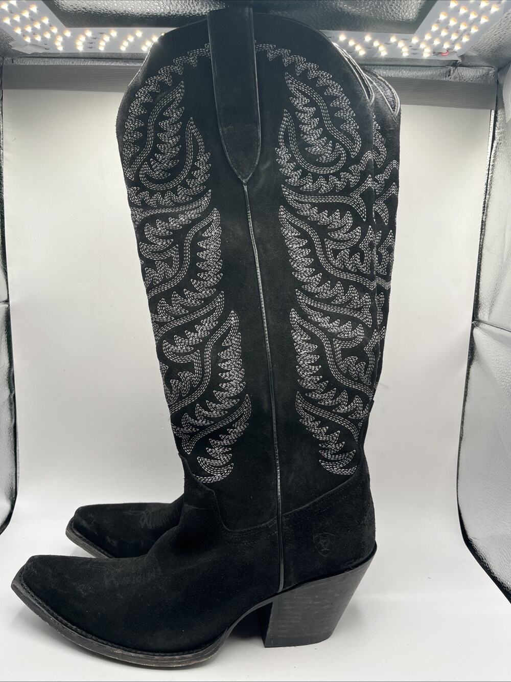 ARIAT Women's Laramie StretchFit Western Boots Distressed Black Suede Sz 9 B NEW